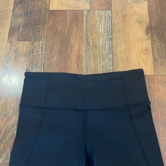 Lululemon clam diggers 4 (5012) - Picture 2 of 5